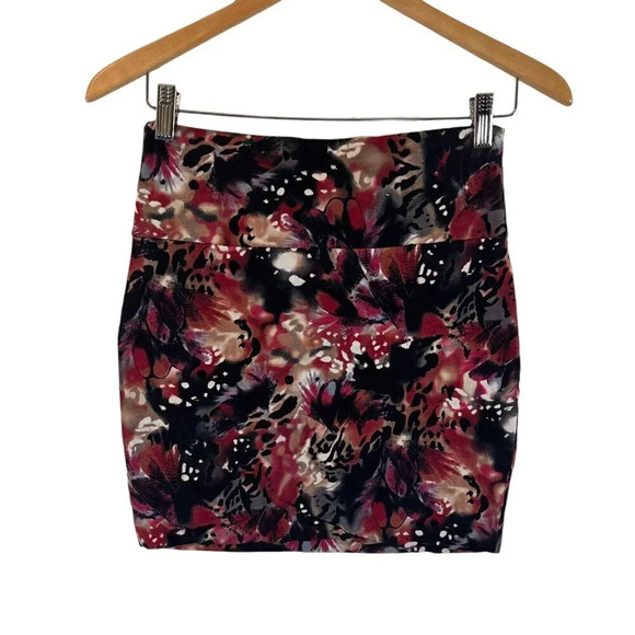 Windsor Medium Abstract Bodycon Mini Skirt Stretch Knit Pull On Dark Color Tone - Picture 2 of 5